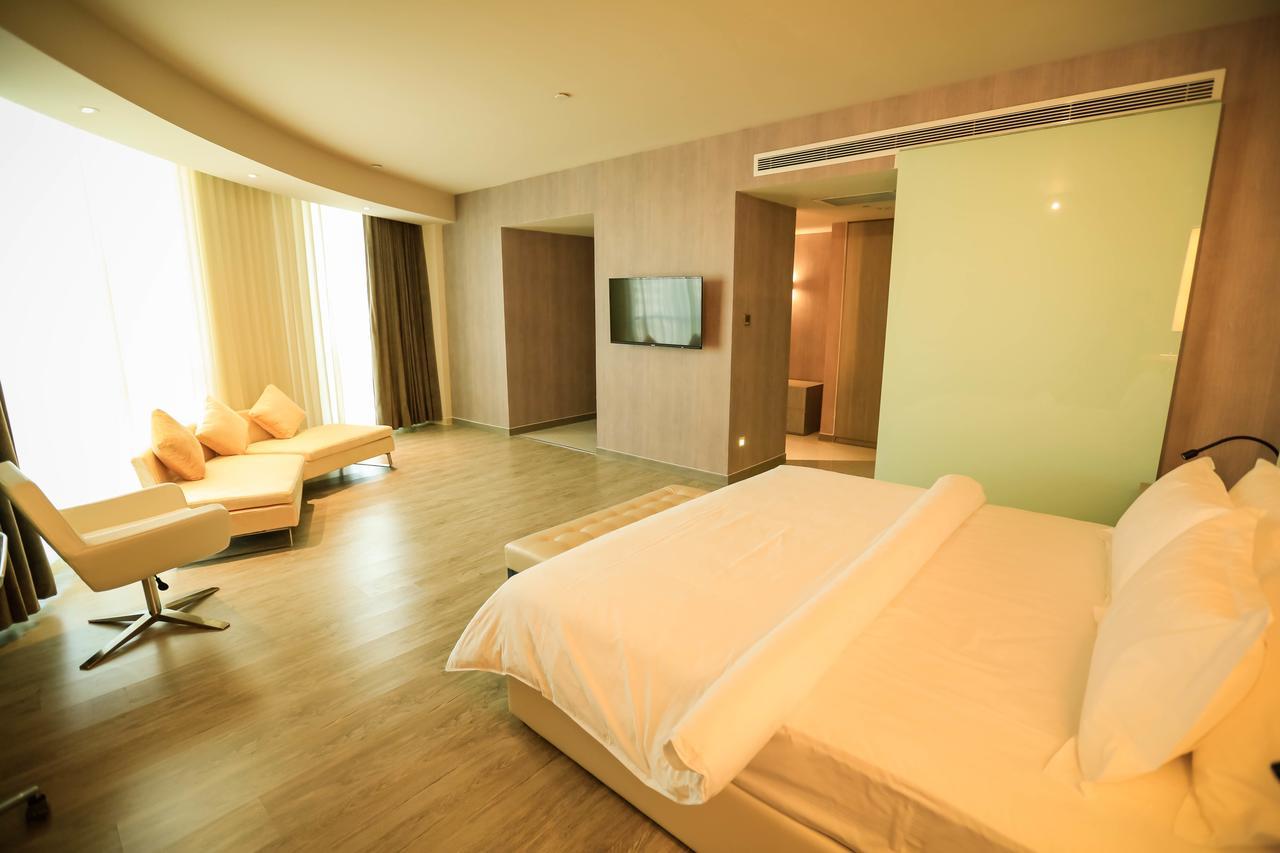 Metropolo Jin Jiang Hotels Turpan Administrative The Heart Of Pai Exterior photo