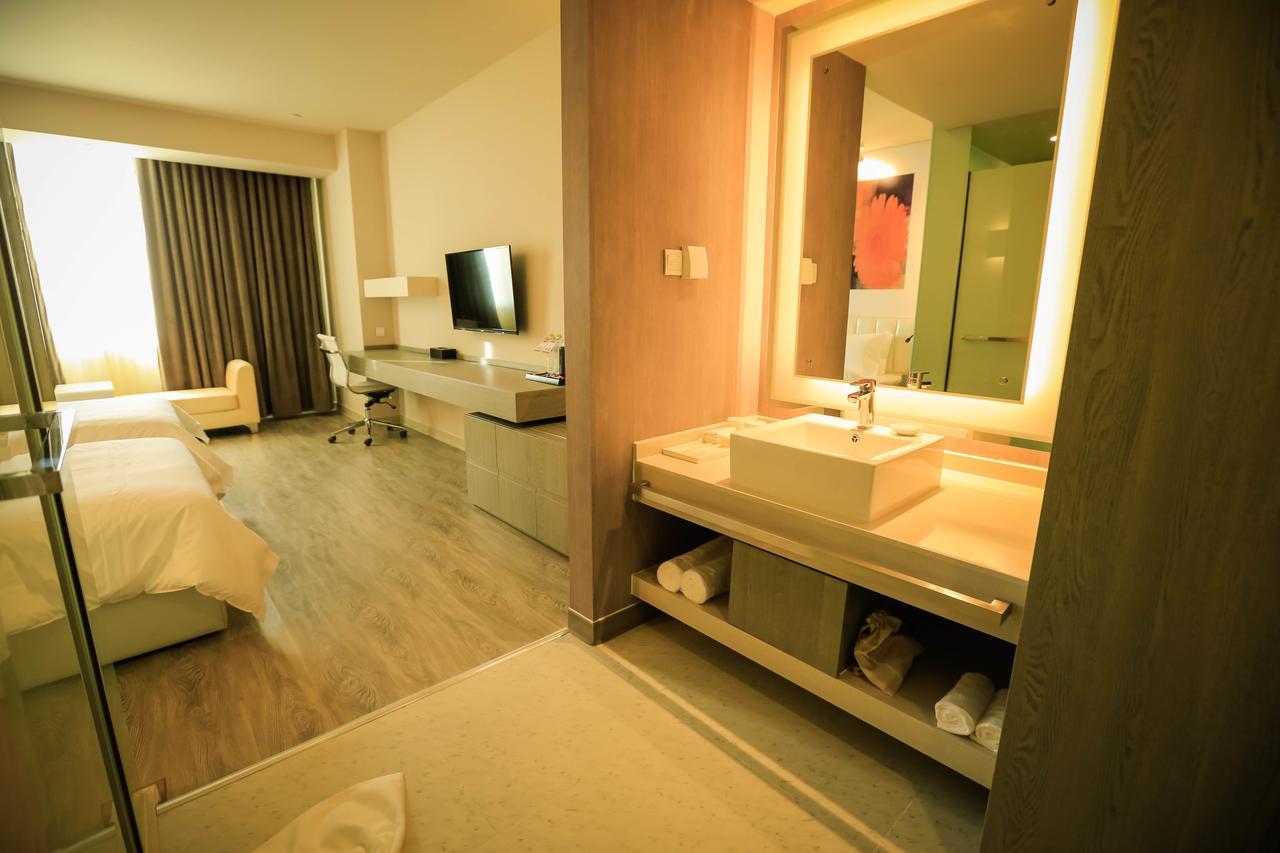 Metropolo Jin Jiang Hotels Turpan Administrative The Heart Of Pai Exterior photo